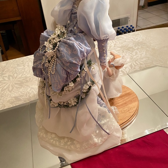 Vintage Franklin Heirloom Dolls(Set of 4) - Picture 12 of 16